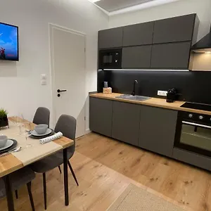  דירה Sipsix - Modern 2 Bedroom Newly Renovated Flat With Ac In Centre